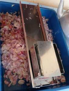 Pemotong keripik stainless Pemotong Bawang Serbaguna bahan stainless awet dan tahan lama