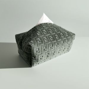 Luxurious Italian Style Villa Sofa Match Tea Leaf Embossed Velvet F Letter Tissue Box Sample Room Tissue Holder Home Organizer