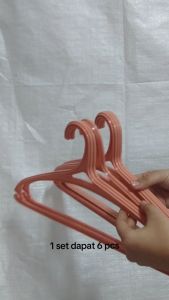 CLARIS Hanger Plastik Gantungan Baju Allissa 1 Set isi 6 Pcs - 0160-6 RE