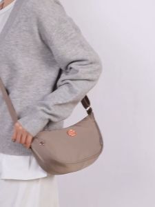 Grosiran OMYGOOSE Tas Selempang Wanita / Sling Bag Wanita / Tas Nylon / Tas Bahu Kekinian / PIOMA 8717