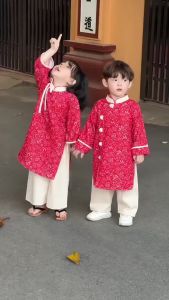 Áo dài tết cho bé gái áo dài cách tân bé trai áo dài trẻ em họa tiết đỏ chất liệu đũi mix Linen - Happy Life 4Kid