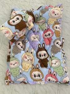 ที่นอนเด็กอนุบาลรุ่นหนาพิเศษ มีหมอนในตัว มีสายสะพาย  ขนาด85*115