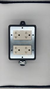 บล็อคยาง พร้อมปลั๊ก 2*4 / 4*4 พร้อมม่านนิรภัย แบบคุณภาพดี มี มอก 3 ขา ปลั๊กพ่วง