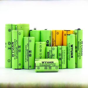 แบตเตอรี่ชาร์จไฟสำหรับเครื่องโกนหนวดไฟฟ้า WYUAN เครื่องมือดูแลสุขภาพส่วนบุคคลแบบไร้สาย หัวเลื่อน 3 หัว ชาร์จได้ทั่วโลก