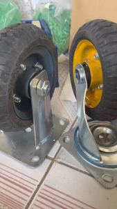 Bộ 4 bánh xe đẩy hàng bao gồm 2 xoay 2 cố định loại 15cm