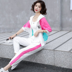 ชุดกีฬาลำลองฤดูร้อนสำหรับผู้หญิง 2025 ใหม่ลดอายุ เสื้อคลุมกันหนาวผ้าไหมน้ำแข็งกันแดด เสื้อสเวตเตอร์แฟชั่น ชุดสองชิ้น