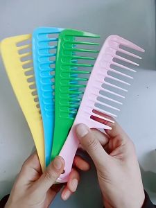 Large Wide Tooth Comb Anti-static Hole Handle Grip Hairbrush Wet Detangle Curly Hair Brushes Salon Styling Tool