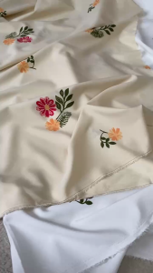 Vải Lụa 100D In Hoa Màu Trắng Gạo Kem Vàng Khổ 1m5 - Đầm Xòe Đồ Thiết Kế - Mềm Mại Mỏng Co Giãn