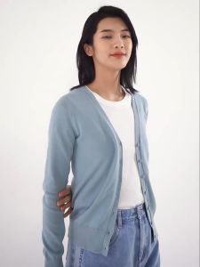 Giordano Women Cotton v-neck cardigan Free Shipping 05350649
