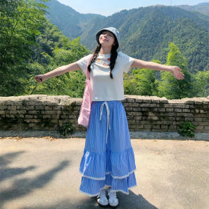 กระโปรงทรงเอเอวกลางสไตล์ใหม่ฤดูร้อนสำหรับผู้หญิง กระโปรงยาวปานกลางลายทางบุหรี่ เอฟเฟกต์กระชับสัดส่วน กระโปรงจีบ กระโปรงทรงเค้ก