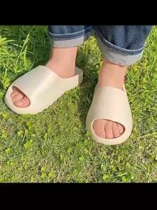 รองเท้าแตะ สวมใส่บ้าน กันลื่น กันน้ำ รองเท้าแตะลำลอง รองเท้าแตะสำหรับผู้หญิง รองเท้าแตะสำหรับผู้ชาย รองเท้าใส่สบาย