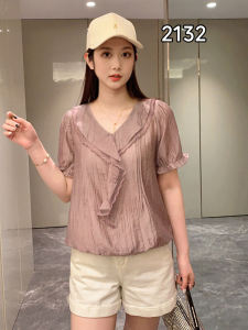 เสื้อเชิ้ตผ้าชีฟองลูกไม้แขนสั้นหลวมๆ สำหรับผู้หญิงในฤดูร้อนปี 2025 เสื้อผ้าทำงานคอวีแขนสั้นทรงหลวมสำหรับผู้หญิง