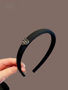 Elegant Heart Shaped Rhinestone Hairband Fashionable Pressed Hair Hairwashing Clip Stylish Korean Style Headwear Accessory