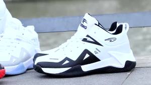 High Cut Basketball Shoes For Men murang sapatos pang Fashion Breathable Cushioning Sneakers White Sports Running Shoes