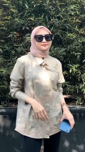 Kemeja Wanita Lengan Panjang Ankara: Pilihan Desain & Gaya Modern