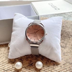 นาฬิกา แฟชั่นสำหรับผู้หญิง สายแม่เหล็ก ปรับสายได้ ราคาดี ส่งออนไลน์