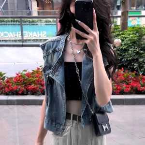 European Goods Retro Denim Vest Female 2024 Fall New Design Sense Niche Style Sleeveless Tank Top Short Outwear