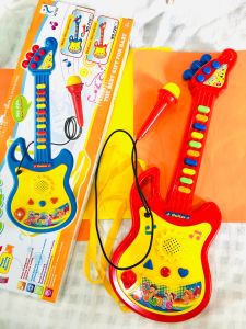 กีตาร์ของเล่นเด็กพร้อมไมค์ ใส่ถ่านมีเสียงตัวโน้ต