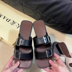 แบบใหม่แนะนำ รองเท้าแตะแบบสวมแฟชั่น งานสวยสายคาดสุดวินเทจ มีหลายสีให้เลือก โทนสีเอิร์ธโทนแมทช์ชุดง่าย ชอบสีไหนกดสั่งเลย งานดีราคาถูก พิกัดสั่งในตะกร้า