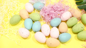 Trứng Phục Sinh Trơn 6cm Nhiều Màu Nhiều Mẫu - Easter Eggs for Easter Hunt Colorful Bright Plastic Easter Eggs LPS32