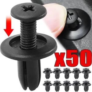 สายรัดข้อมือแบบหัวเข็มขัดกันชนรถ50ชิ้นคลิปที่ยึดแผ่นเหล็กบังโคลนประตูตัวยึด Paku Keling Plastik 8มม. สกรูบุโค้งล้อรถ