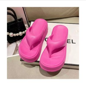 QJshop รองเท้าแตะหูหนีบแฟชั่นทรงใหม่ สูง 2 นิ้ว ให้ได้ในความสาวๆชอบ วัสดุเป็นยาง eva น้ำหนัก เบาพื้นนิ่ม ใส่สบายเท้า เสริมส่วนผสม สุขภาพดี สร้างความสะอาดที่ดี เพียงเครื่องครัด 100% ความงาม