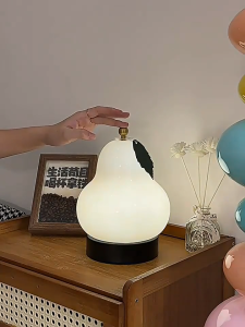 🏠🏠LED Pear Glass Desk Lamp Bedroom Decoration Lamp Retro Atmosphere Lamp Rechargeable Touch Night Light