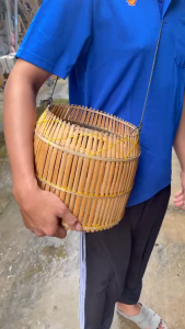 Giỏ Đựng Cá chất liệu bằng tre ( ĐK 27cm - Chiều Cao 24cm ).