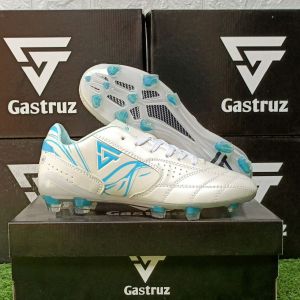 Sepatu Bola Terbaru berkualitas