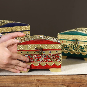 กล่องเก็บของ ของที่ระลึก ตกแต่งโต๊ะ กล่องไม้ กล่องเก็บเครื่องประดับพร้อมฝาปิดกล่องแกะสลักดอกไม้ กล่องประดับด้วยกระจกสี ของขวัญส่งเพื่อน