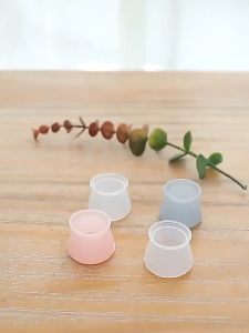 จุกรองขาเก้าอี้ 4ชิ้น/แพ็ค พลาสติกรองขาโต๊ะ ยางรองขาโต๊ะ พลาสติกรองขาเก้าอี้ ปลอกหุ้มขาโต๊ะ จุกอุดขาตู้ พลาสติกรองขาโต๊ะ ยางอุดรูเหล็กไม้ จุกอุดขาโต๊ะ