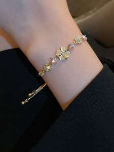 Cats Eye Stone Petal Flower Bracelet Womens New 2023 Four Leaf Clover Design Sensation Girls Hand Jewelry Alloy Plated Silver Gold