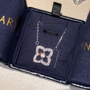 CAFFTI | Luxury Four-leaf Clover Pendant Necklace