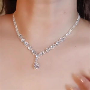 Exquisite French Vintage Style Tiara Steel Pendant Womens Necklace Super Shiny Tassel Design for Evening Gown Accessory