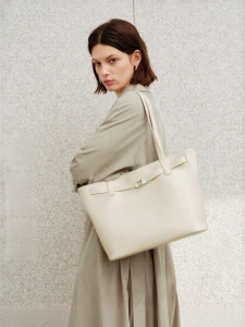 La Festin | New Commuter Tote Bag White
