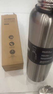Bình giữ nhiệt dung tích lớn  inox 304 dáng thể thao dung tích 1500ml