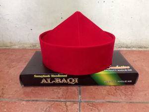 pecii model kerucut warna merah Betawi