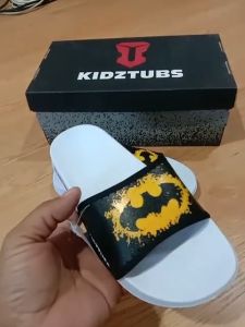 KIDZTUBS Sandal Anak Laki Laki Karet Slipper Slide Selop Slipon Jepit Karakter Warna Hitam Usia 6-10 Tahun 1206100424