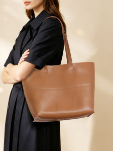 CALYPSO | Large Capacity Minimalist Leather Tote