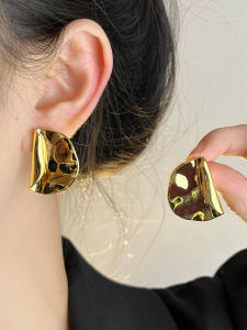 French Style Metal Rock Folded Hoops Womens Earrings Exquisite Geometric Pattern Silver Needle Studs Fashionable Trendy