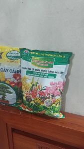 Phân bón hữu cơ vi sinh Sông Gianh bột và Quế Lâm viên nén túi 2kg giúp hoa cây cảnh ra rễ bật mầm