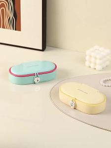 Bộ Dụng Cụ May Vá Từ Tính Di Động Với 16 Màu Chỉ Dành Cho Sinh Viên Sử Dụng Khi Đi Du Lịch - Bộ Dụng Cụ Thêu Hộp Luồn Kim