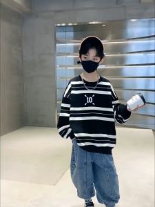 SOLANNA เสื้อผ้าเด็กผช เสื้อนักเรียนช การออกแบบลายทางแฟชั่น เสื้อแขนยาวสำหรับเด็กชายฤดูใบไม้ร่วงเด็กใหญ่เกาหลีรุ่นสบาย ๆ หลวม ๆ เด็กใหญ่ 2483