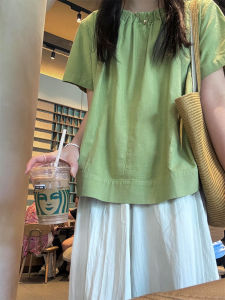 YUFUQING | เสื้อเชิ้ตแขนสั้นคอตั้งสีเขียวสไตล์ฝรั่งเศสสำหรับผู้หญิง ฤดูร้อนปี 2025 เสื้อเชิ้ตเด็กผ้าฝ้ายโพลีเอสเตอร์ ทรงเข้ารูป