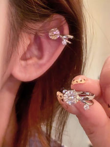 Stunning Ultra-Shiny Zircon Clip-On Earrings No Piercing Required Womens 2025 New High-End Lightweight Magnetic Ear Bone Clips Autumn Winter Jewelry