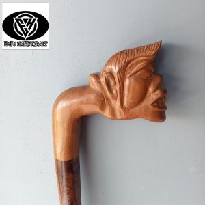 Tongkat jalan kayu kelor emas ukir semar