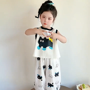 🐱👧🎀 ชุดเด็กผู้หญิงฤดูร้อน 2025 ใหม่ล่าสุด! เสื้อแขนกุดแมวน่ารัก + กางเกงกันยุงลายเมฆ 🌤️ สบายๆ น่ารัก แถมป้องกันยุง 👧