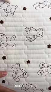 ผ้าคลุมเตียง วัสดุผ้าฝ้ายบริสุทธิ์ หลากหลายลายดอกไม้ สากลในทุกฤดูกาล ขนาด 6.5 ฟุต ระบายอากาศได้ดีและกระจายความร้อน เรียบเนียนและเป็นมิตรกับผิว และดูแลง่าย