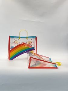 Just Star ⚡จัดส่งฟรี สินค้าพร้อมส่ง⚡กระเป๋า ใส ถือ กระเป๋า ใส ๆ PVC กระเป๋าถือ กระเป๋าชายหาด กระเป๋าสายรุ้ง กระเป๋าสะพาย กระเป๋าหิ้ว กระเป๋าใส่เสื้อผ้า ลำลอง ความจุใหญ่ กันน้ำ ขาดไม่ได้สำหรับการเดินทาง กระเป๋าที่สาวๆชอบ ทนทาน