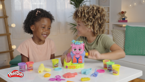 Play-Doh Hair Stylin Salon Playset with 6 Cans Pretend Play Toys for Girls and Boys Ages 3 and Up